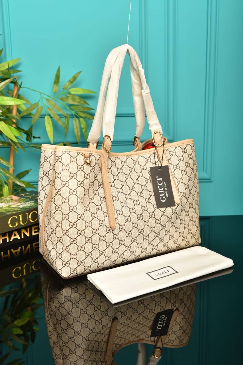 GG - Emblem Medium Tote Bag