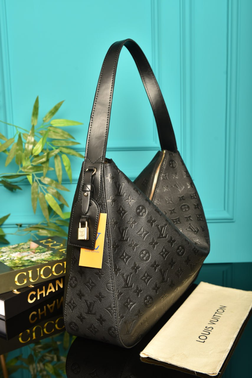 LVS - Slouchy MM Bag (Black)
