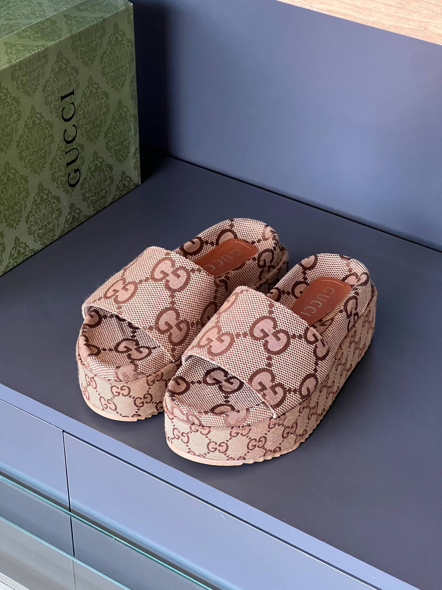 GG -Sandals