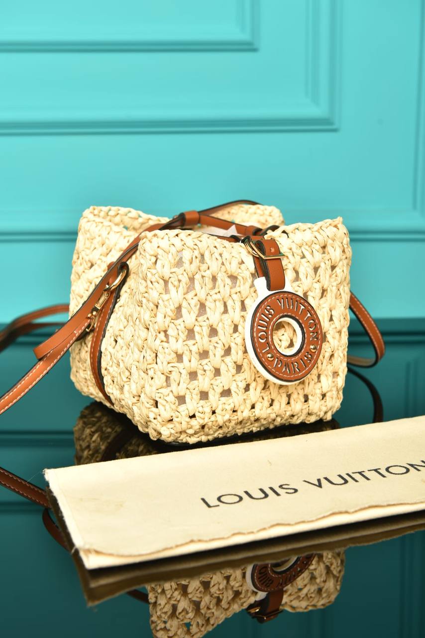 LVS - Noe Purse Bag