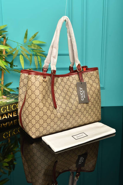 GG - Emblem Medium Tote Bag