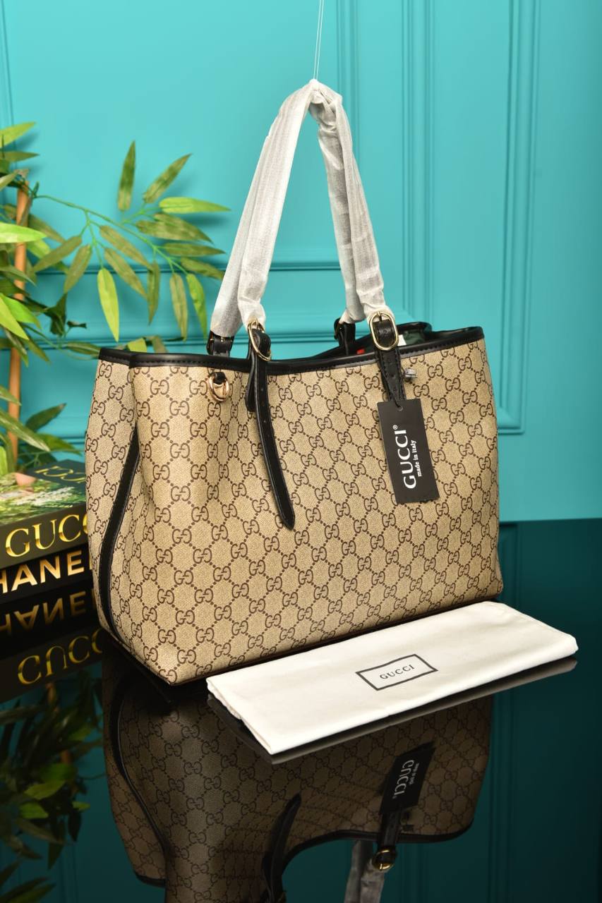 GG - Emblem Medium Tote Bag