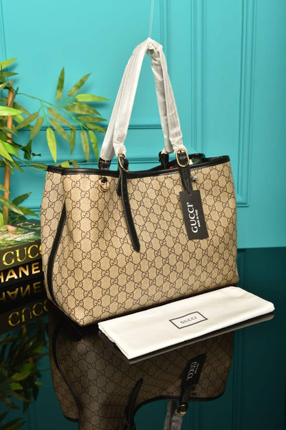 GG - Emblem Medium Tote Bag