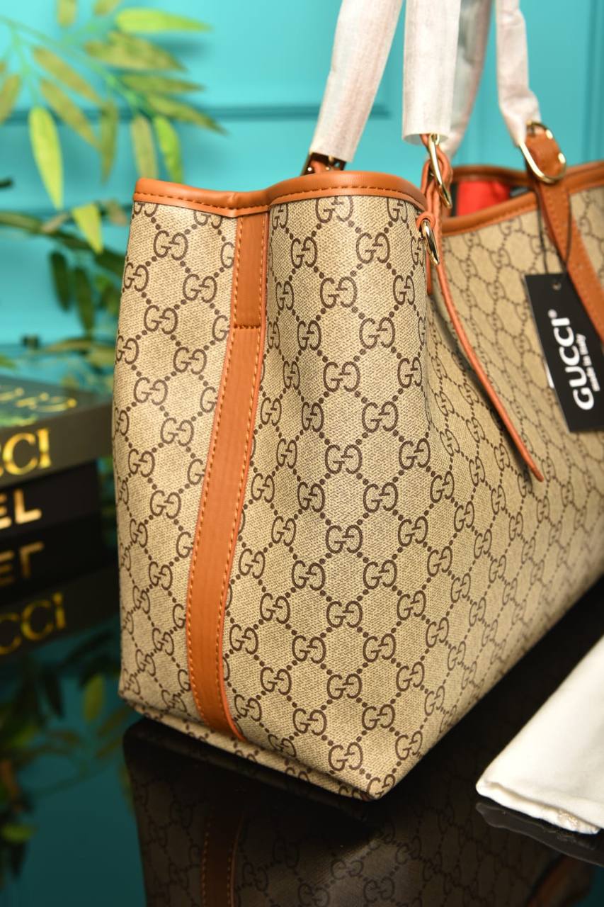 GG - Emblem Medium Tote Bag