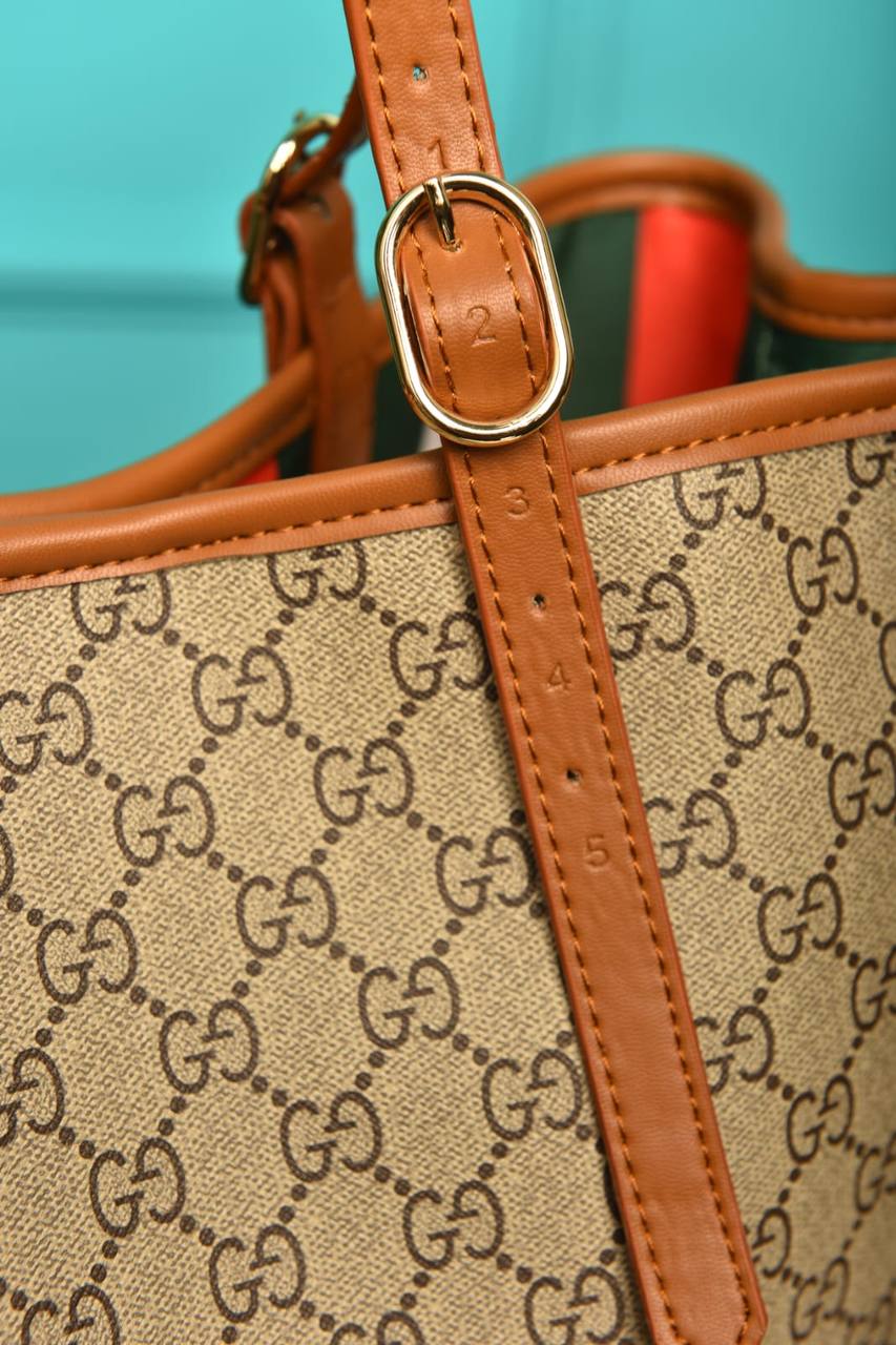 GG - Emblem Medium Tote Bag