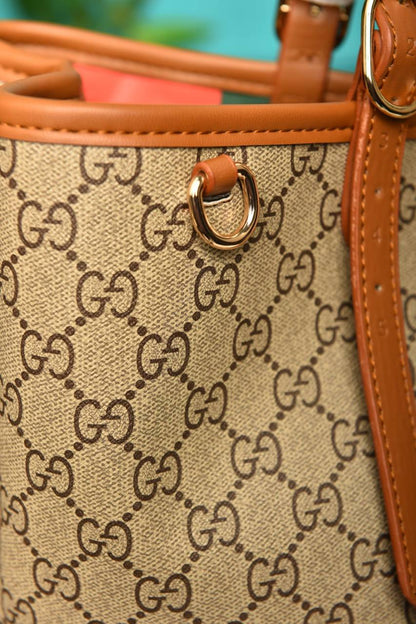 GG - Emblem Medium Tote Bag
