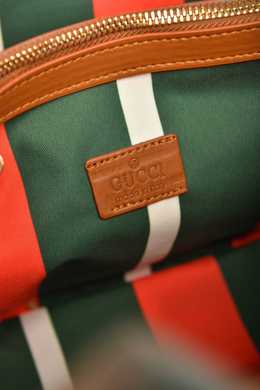 GG - Emblem Medium Tote Bag