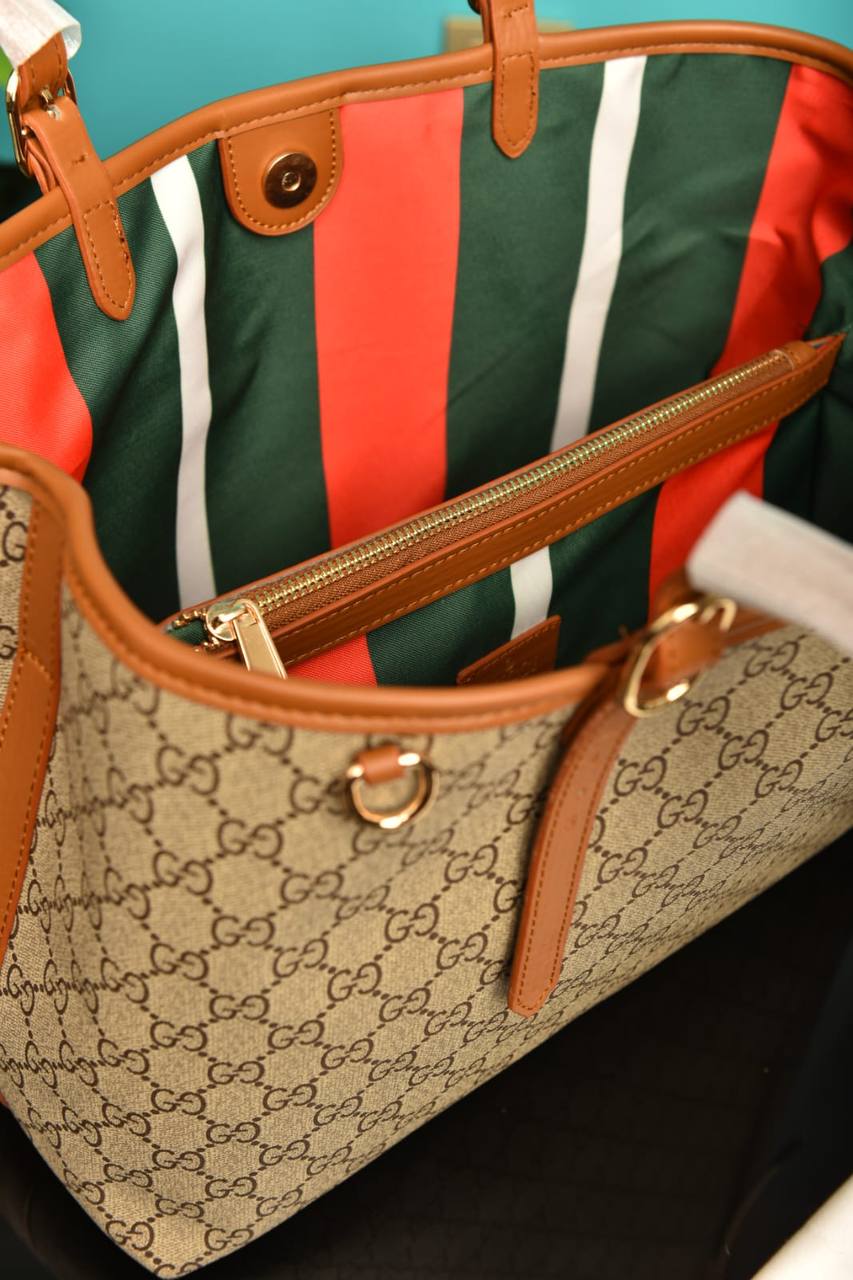 GG - Emblem Medium Tote Bag