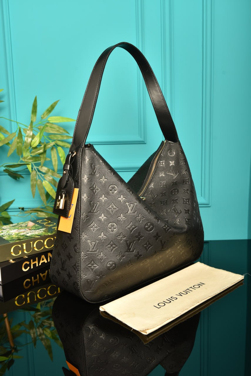 LVS - Slouchy MM Bag (Black)