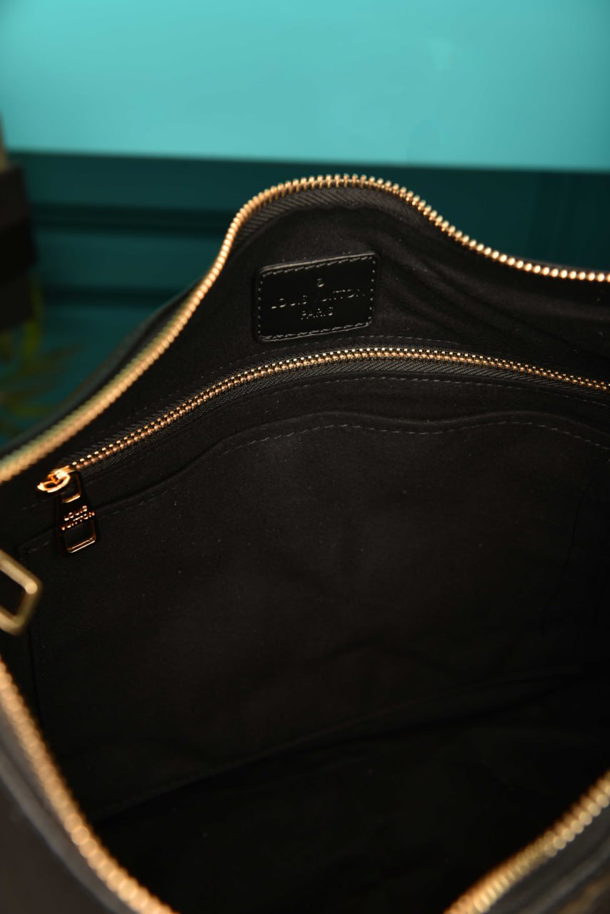 LVS - Slouchy MM Bag (Black)