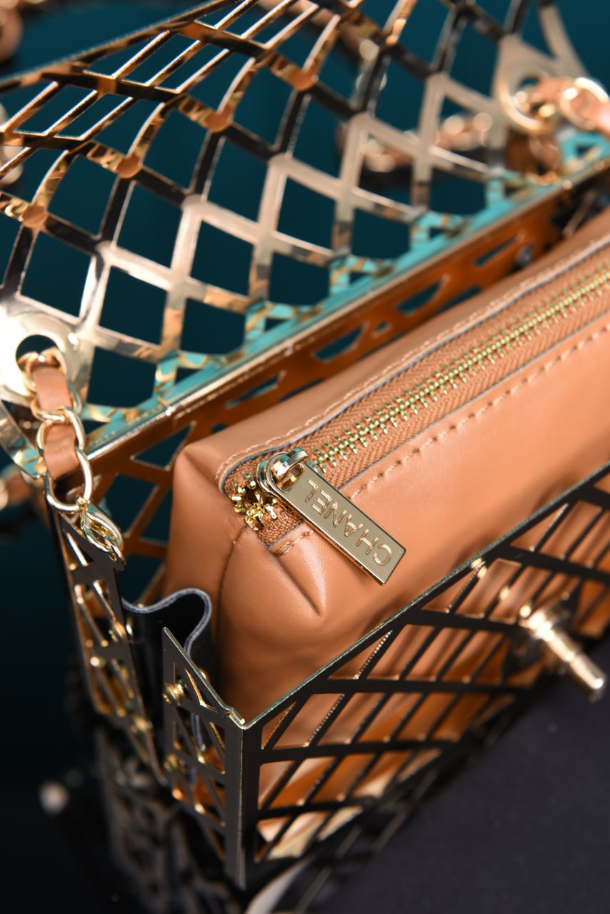 Chnl -Mini Cage Flap with Pouch