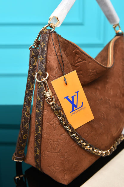 LVS - Multipass Bag in Suede