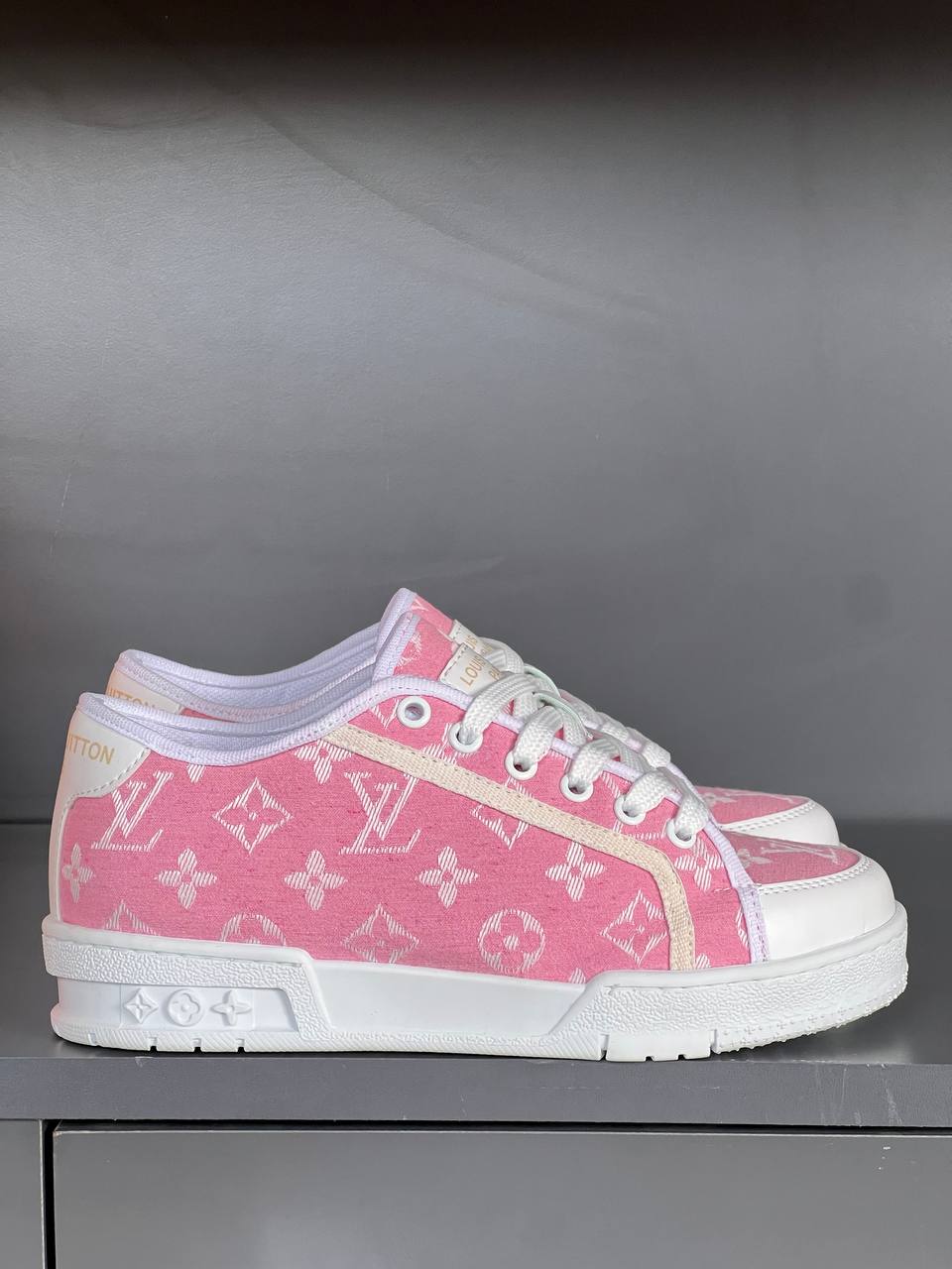 LVS- Shoes