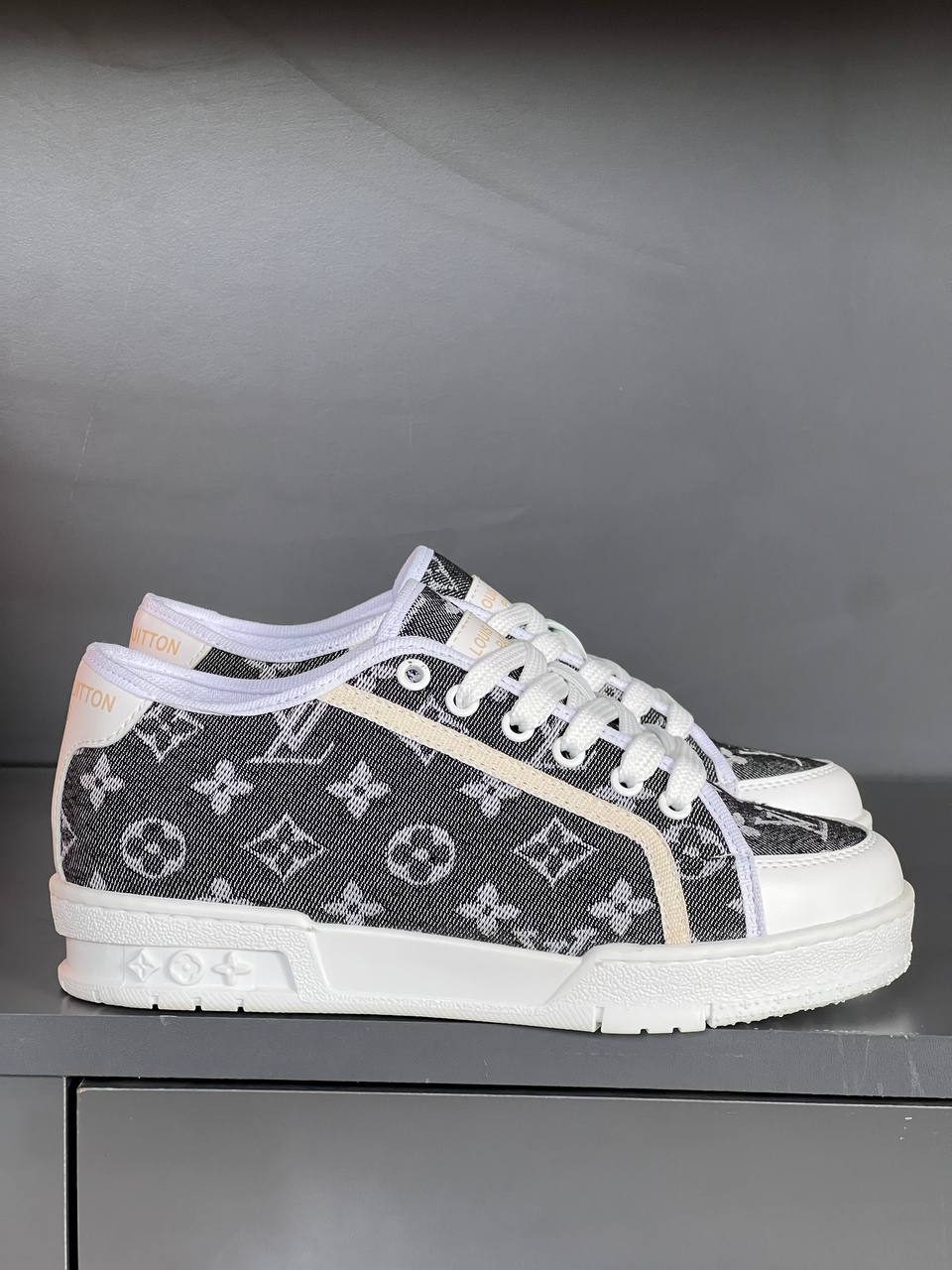 LVS- Shoes