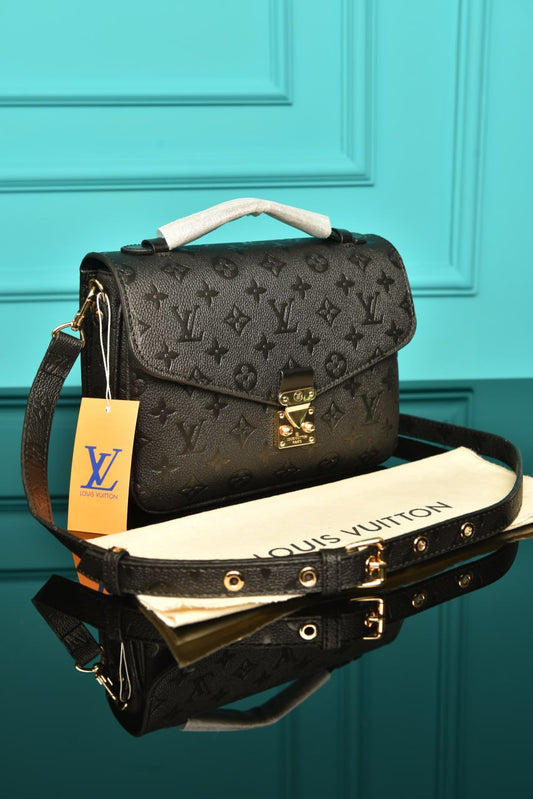 LVS - Metis Pochette (Black)