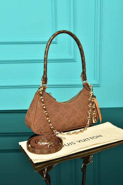 LVS - Catchy PM Bag in Suede