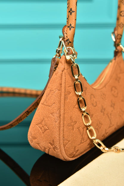 LVS - Catchy PM Bag in Suede
