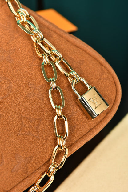 LVS - Catchy PM Bag in Suede