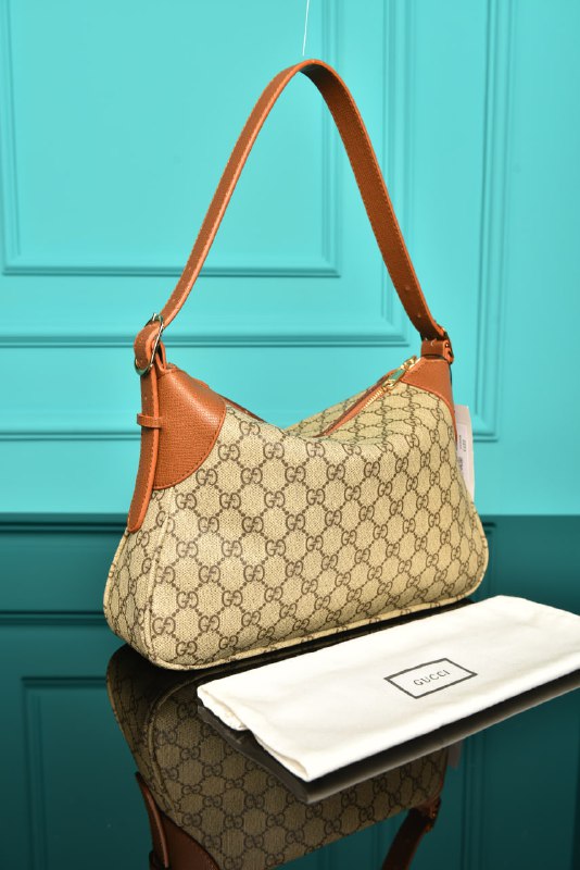 GG - Emblem Small Shoulder Bag