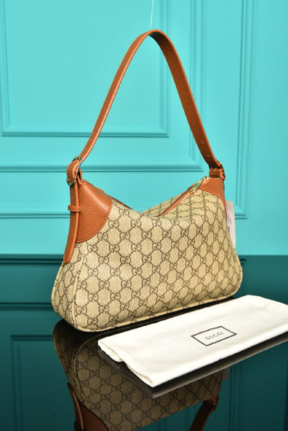 GG - Emblem Small Shoulder Bag