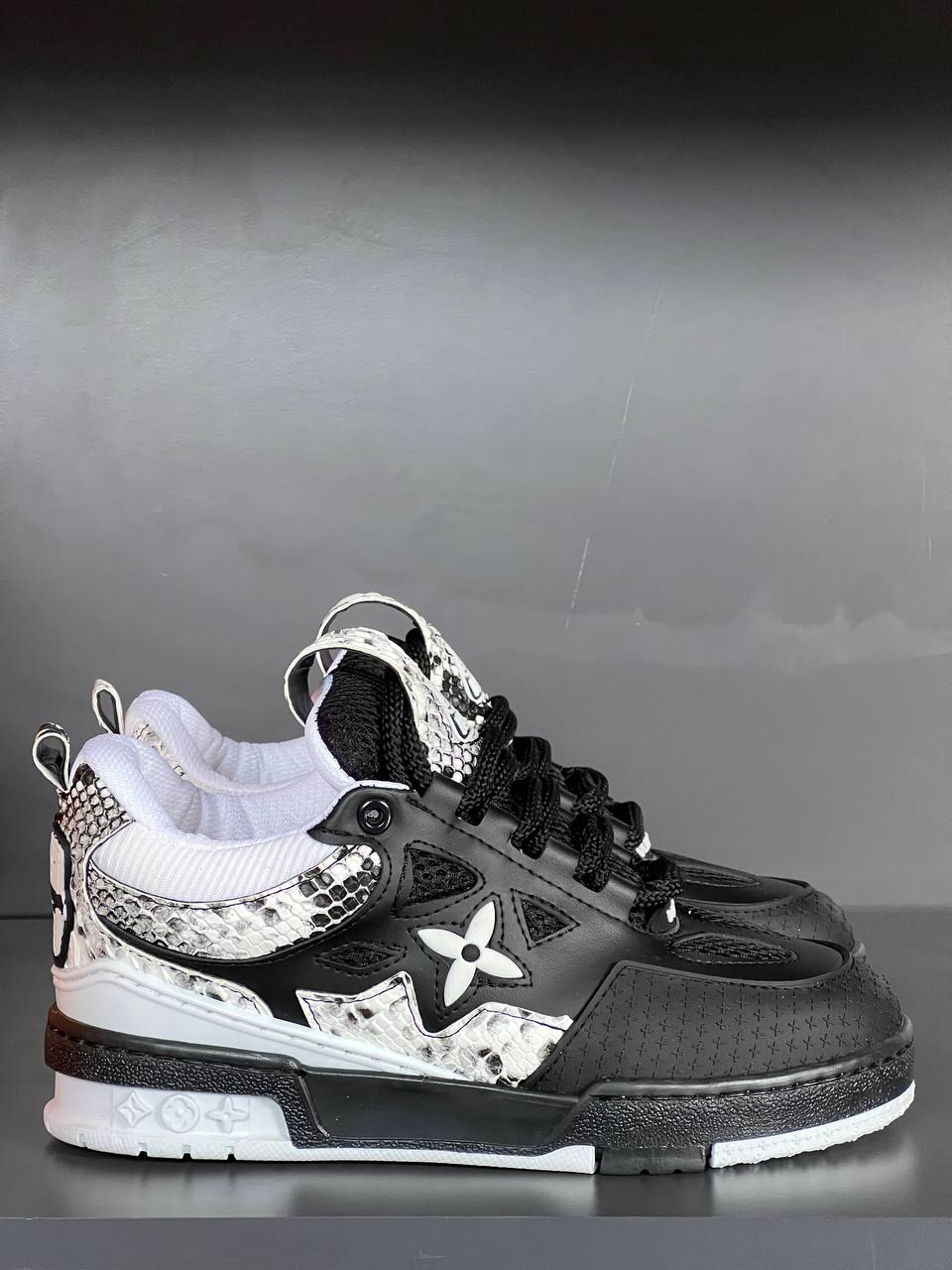 LVS- Shoes