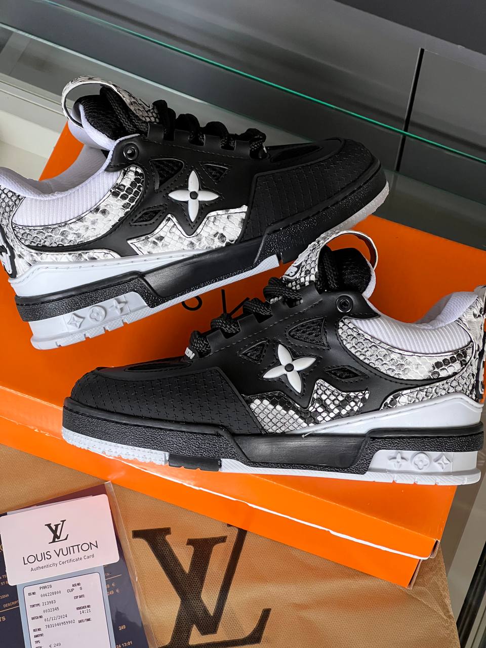 LVS- Shoes