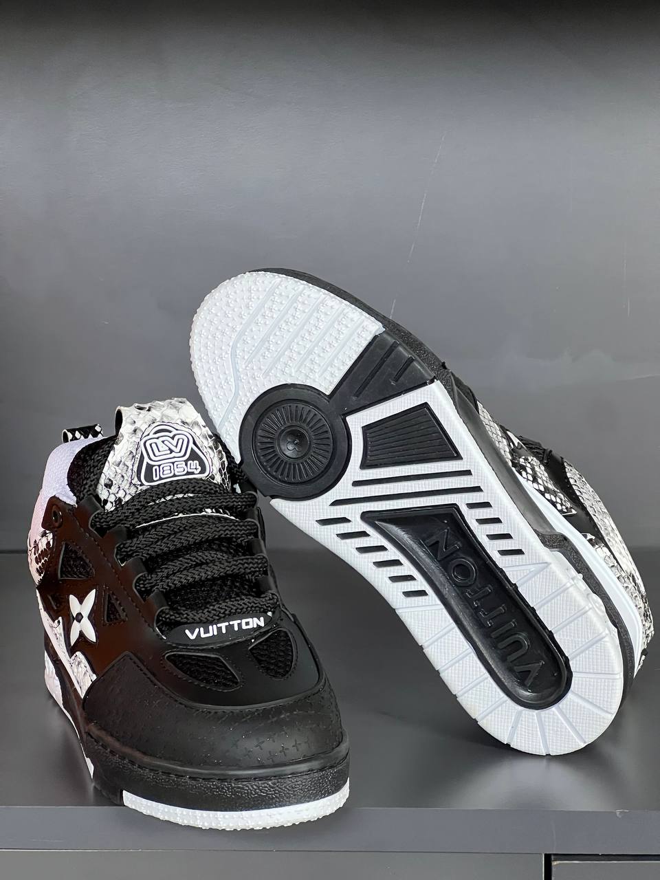 LVS- Shoes