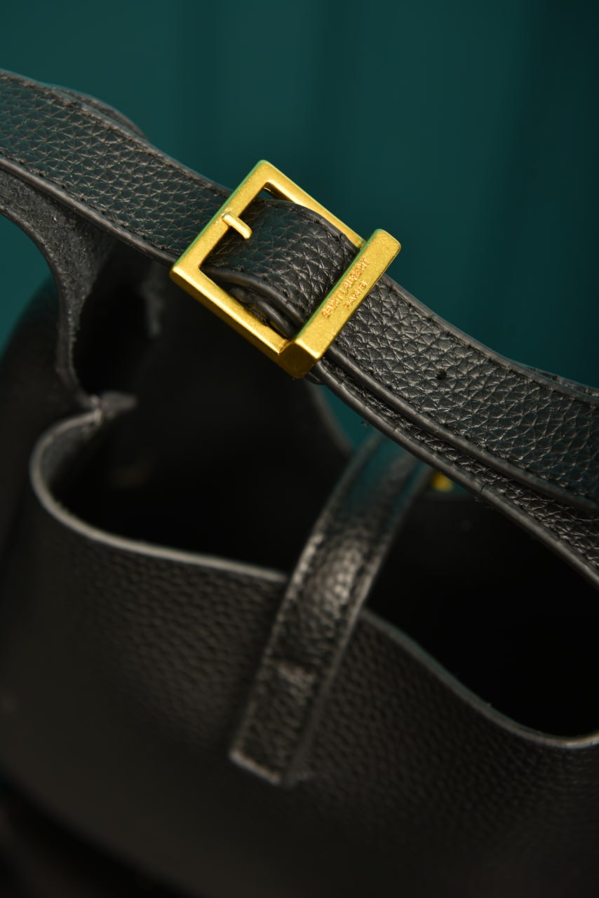 YSI - Le 5 A 7 Micro Made of Grained Leather