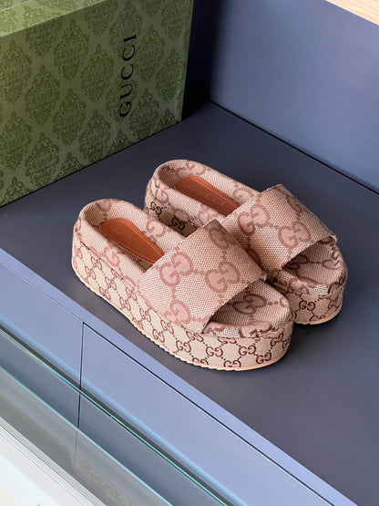 GG - Slippers