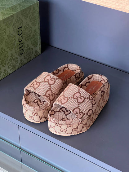 GG -Sandals