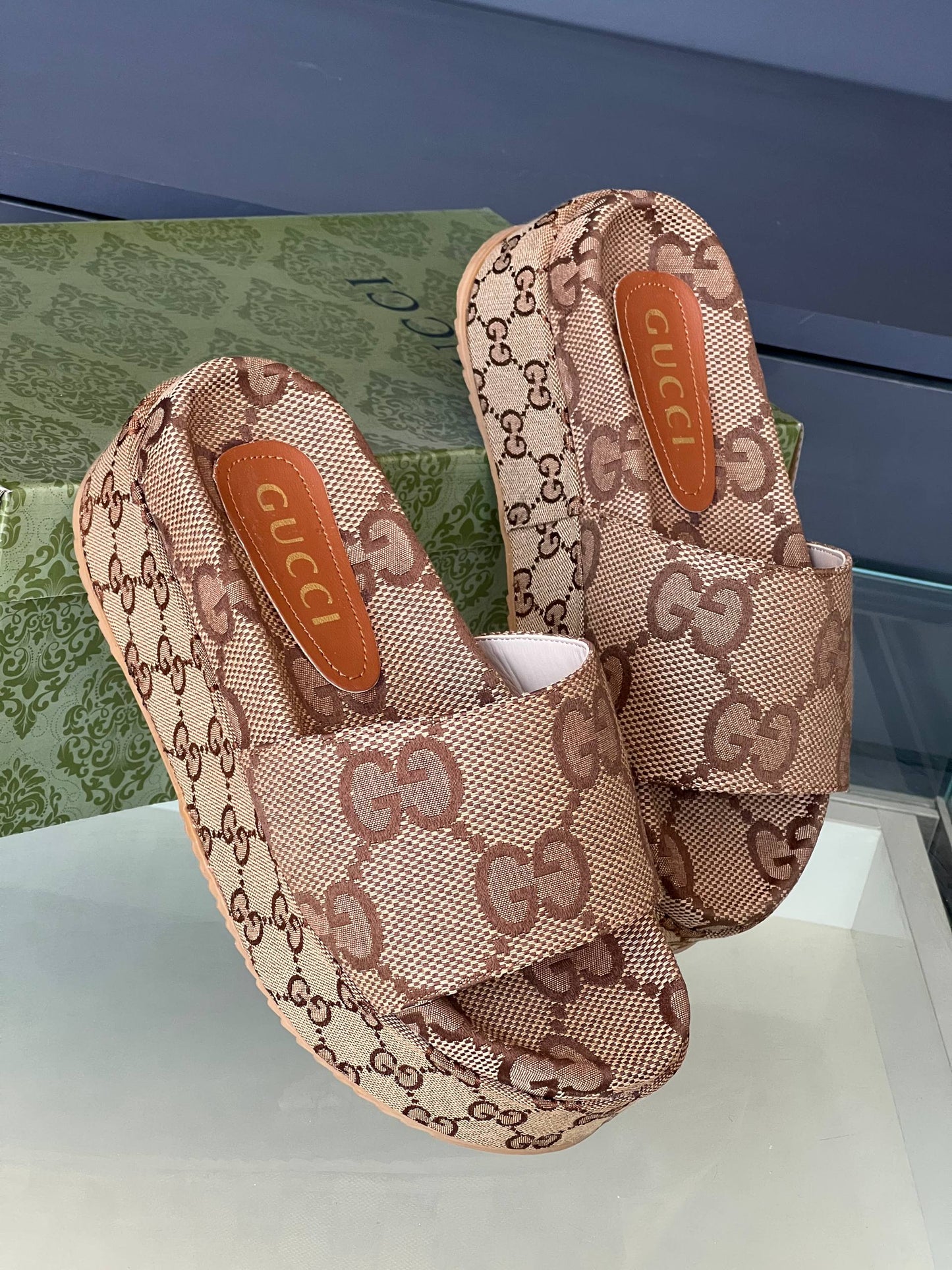 GG -Sandals