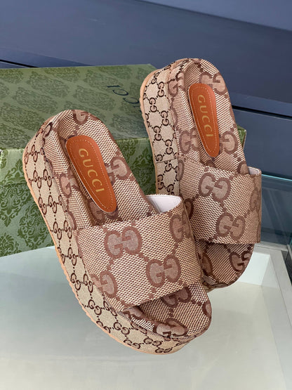 GG -Sandals
