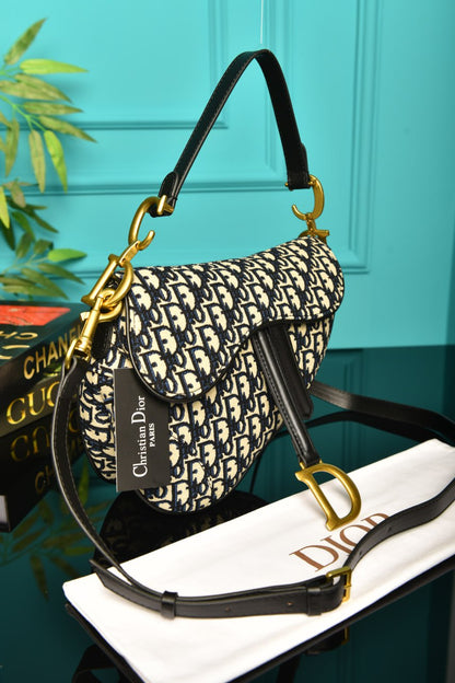CD - Saddle Bag