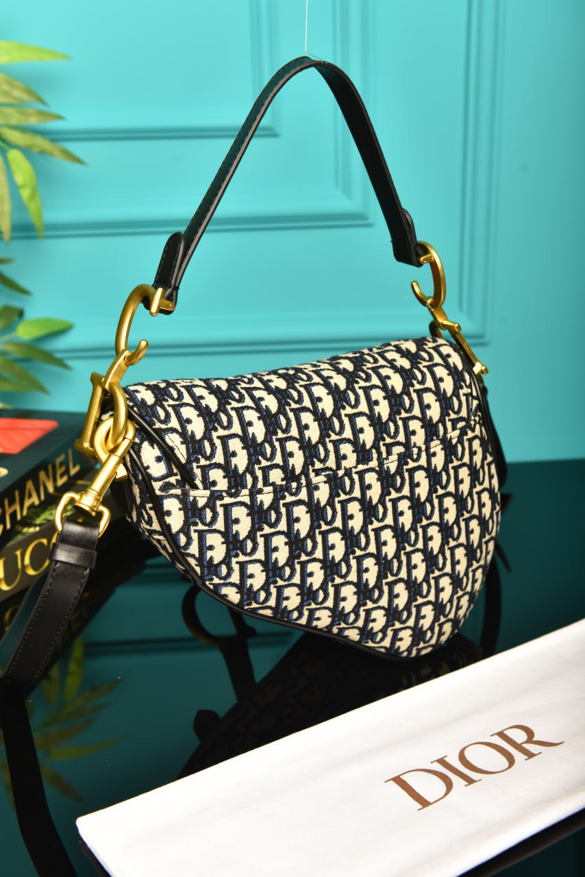 CD - Saddle Bag