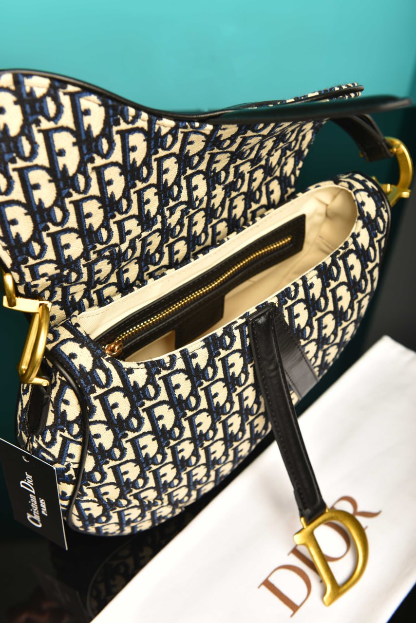 CD - Saddle Bag