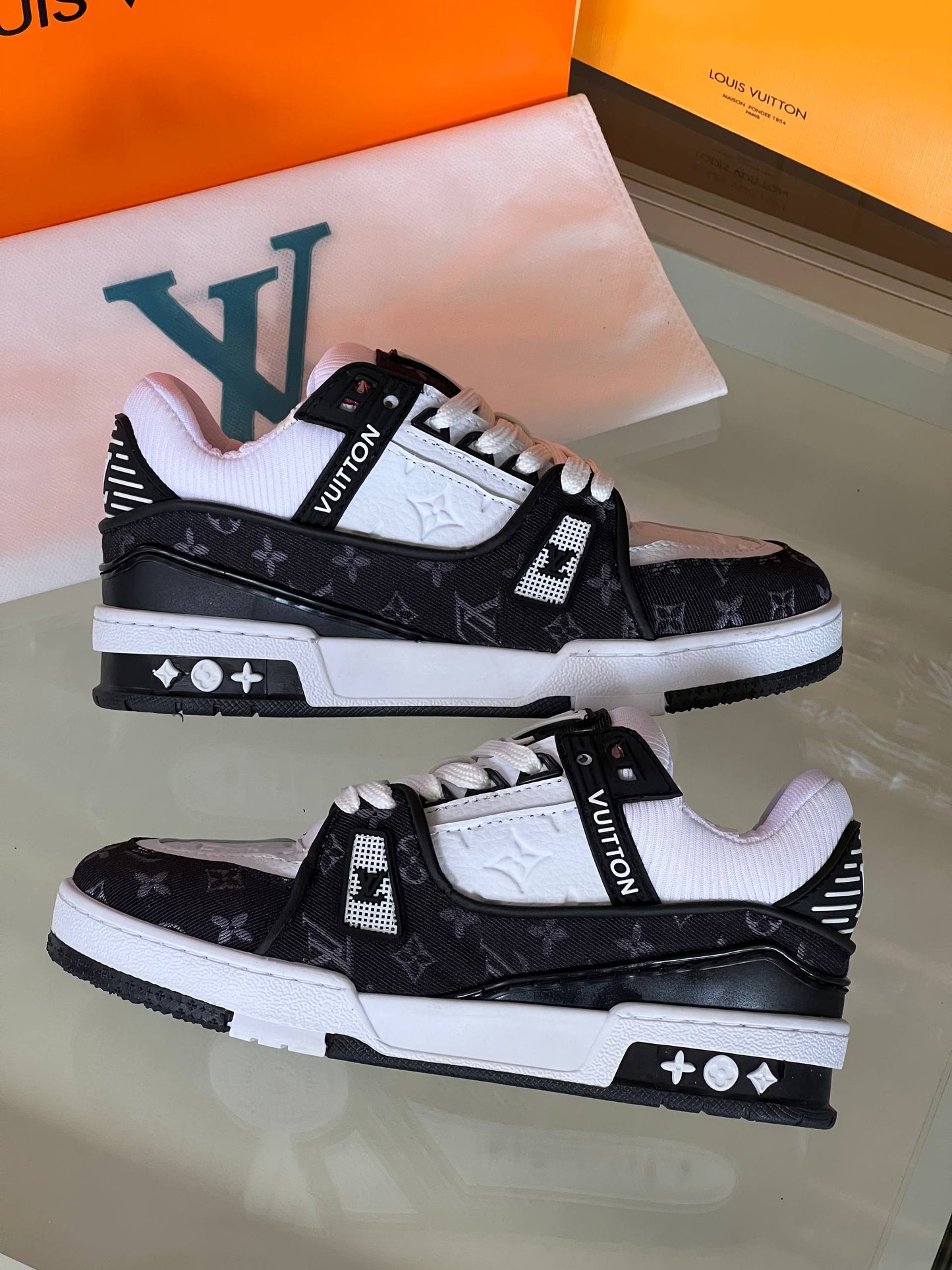 Lvs- Shoes