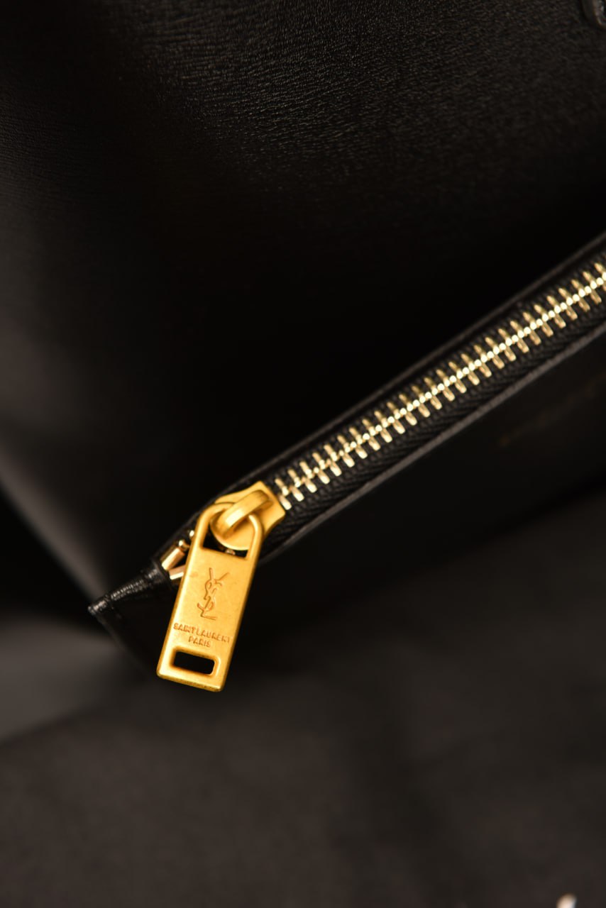 YSI- e 37 in Shiny Leather